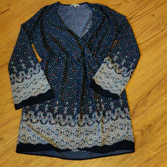 Charlotte Russe Dresses & Skirts - EUC faux wrap dress with bell sleeves